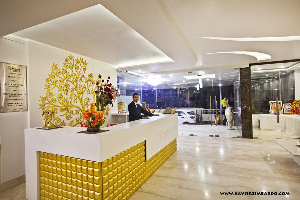 Hotel Krishna International Vrindāvan Esterno foto