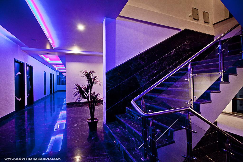 Hotel Krishna International Vrindāvan Esterno foto